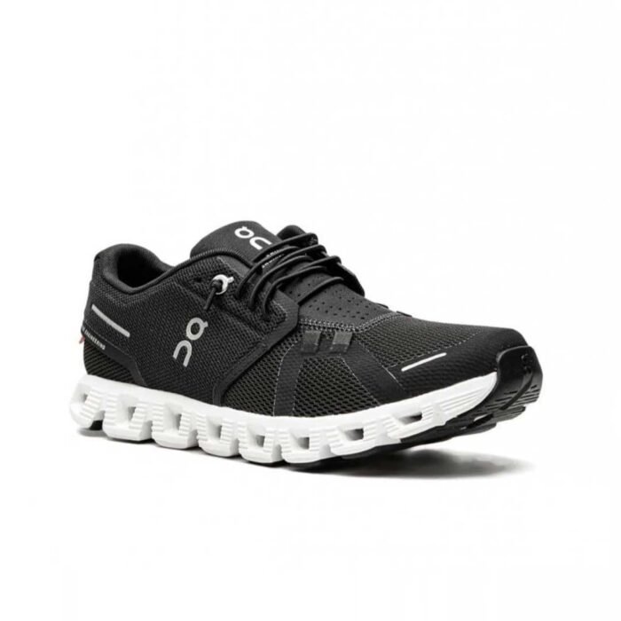 ON Running cloud 5 - black