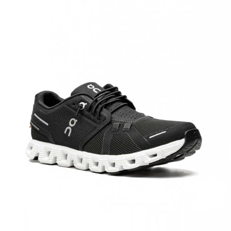 ON Running cloud 5 - black