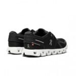 ON Running cloud 5 - black