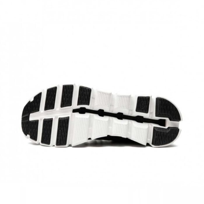 ON Running cloud 5 - black